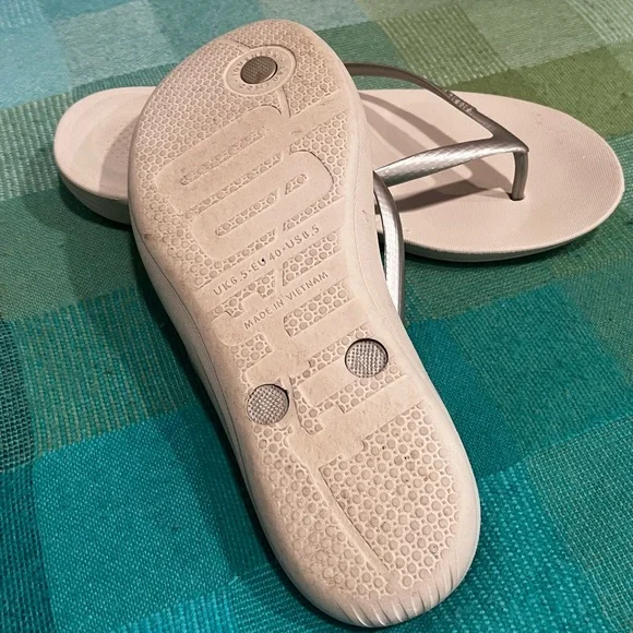 Women's Silver Flip Flops - Picture 5 of 5